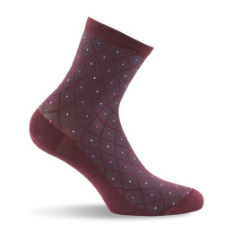 1 paire de socquettes bordeaux en fil d’Écosse.
